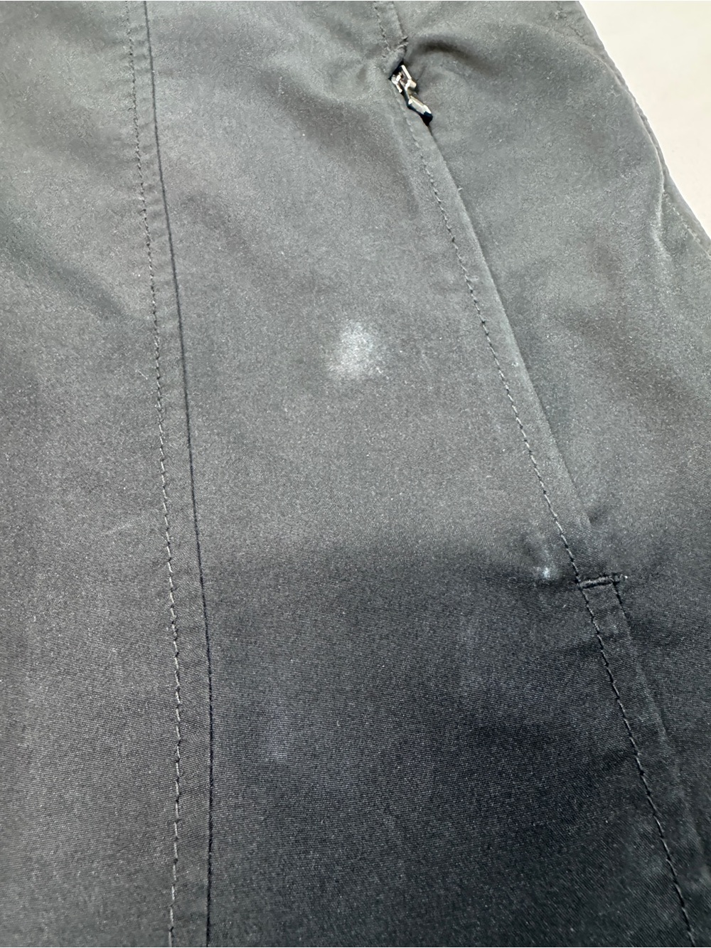 SCOTTeVEST Men's Black Travel Vest - Multiple Secure Pockets - Picture 4 of 13